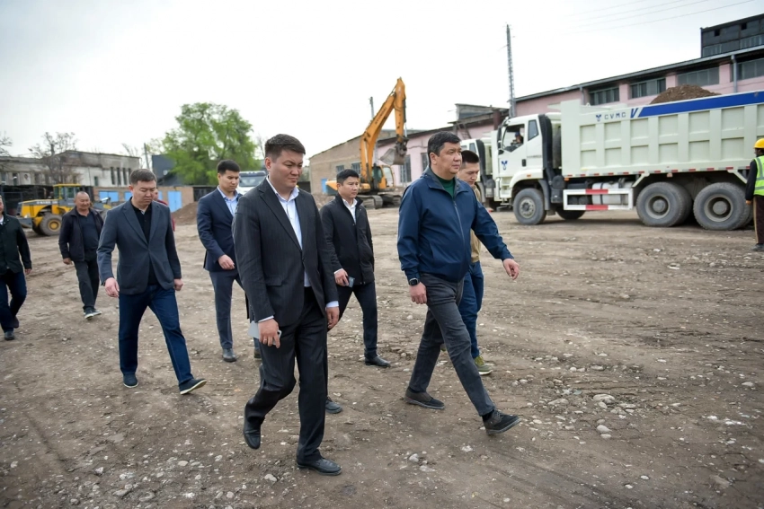 Бишкектин мэри электр автобустар үчүн инфраструктуранын курулушун текшерди