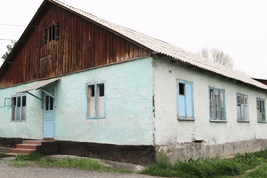 Жалал-Абад облустук ооруканасынын аймагында эски имараттарды бузуу башталды