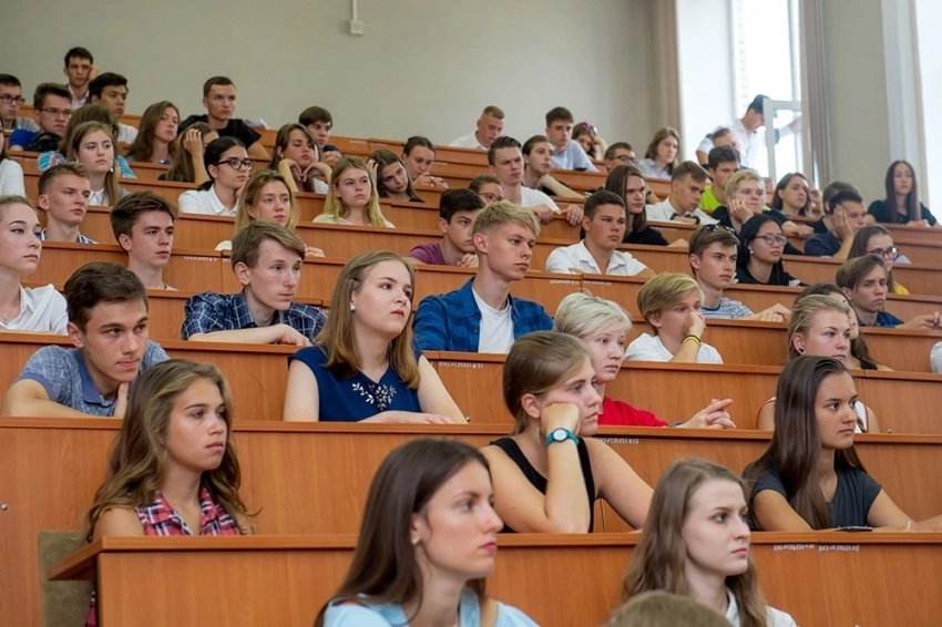 Чет өлкөлүктөр Россияда окууга кабыл алуу үчүн орус тили боюнча тест тапшырышы керек