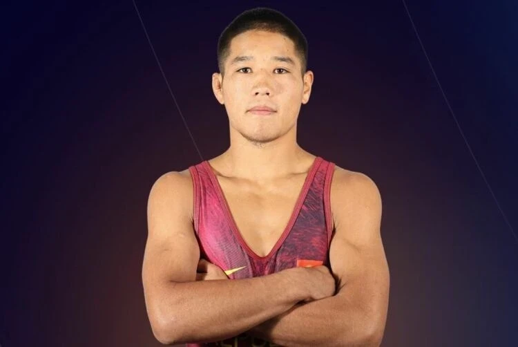 Асан уулу Омурбек выиграл серебряную медаль чемпионата мира по борьбе