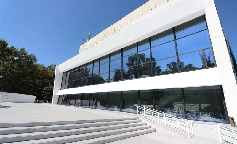 Ремонт Русского драмтеатра на время прекращается - причина