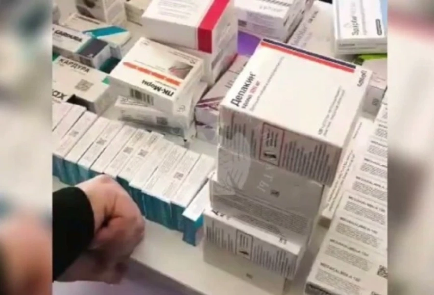 Налоговики выявили в Оше нелегальную партию лекарств