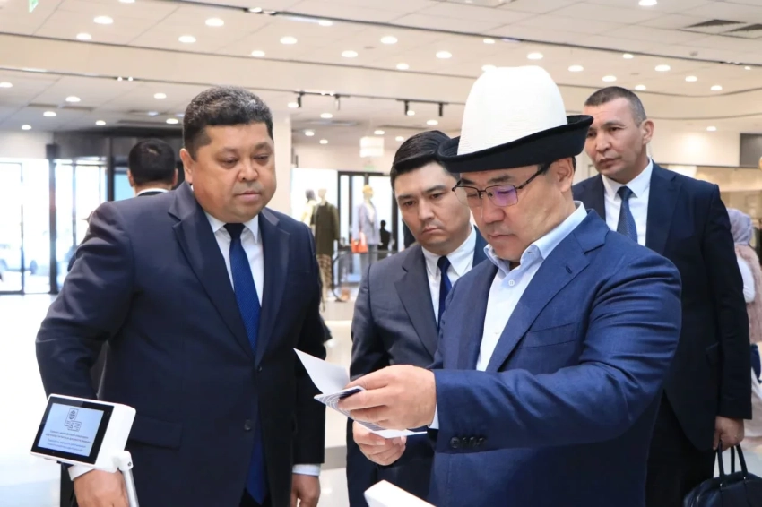 Садыр Жапаров ознакомился с ходом подготовки к досрочным парламентским выборам