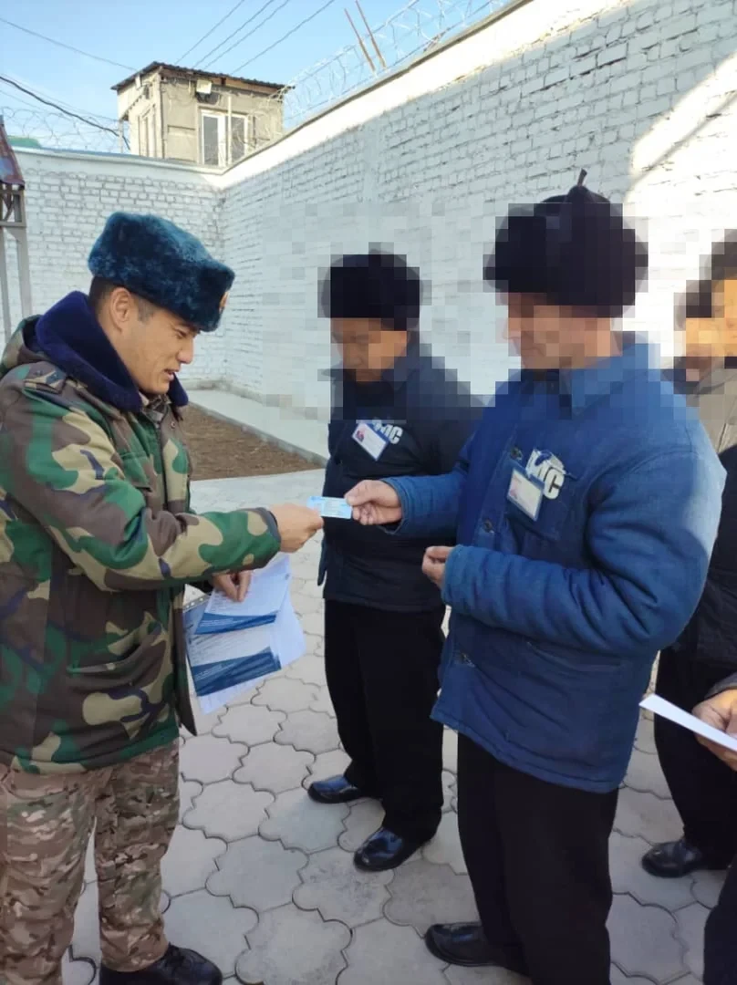 Осужденным на пожизненный срок вручили паспорта