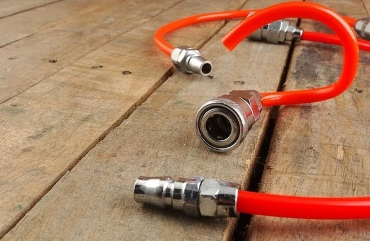 В Турции рабочие вставили в 15-летнего коллегу шланг и убили его