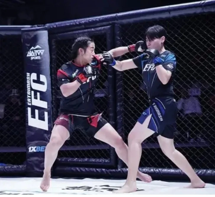 Кыргызстанка Жоробекова проиграла первый бой нокаутом