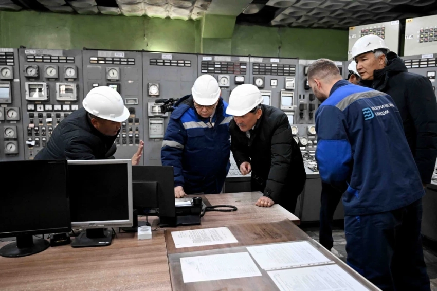 Глава кабмина съездил на ТЭЦ Бишкека проверить, как идет отопительный сезон