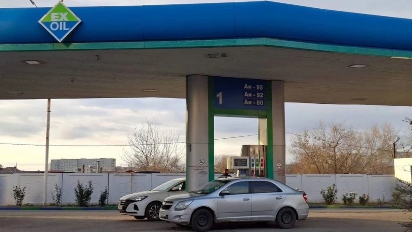 В Оренбургской области РФ продолжает дорожать бензин, владельцы авто пересаживаются на автобусы, - СМИ