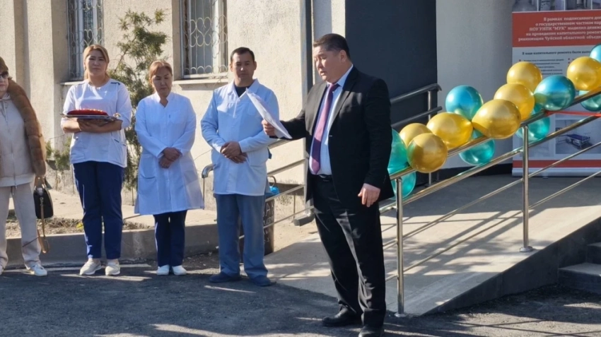 В Чуйской областной больнице открыли музей Эрнста Акрамова и новый приемный блок