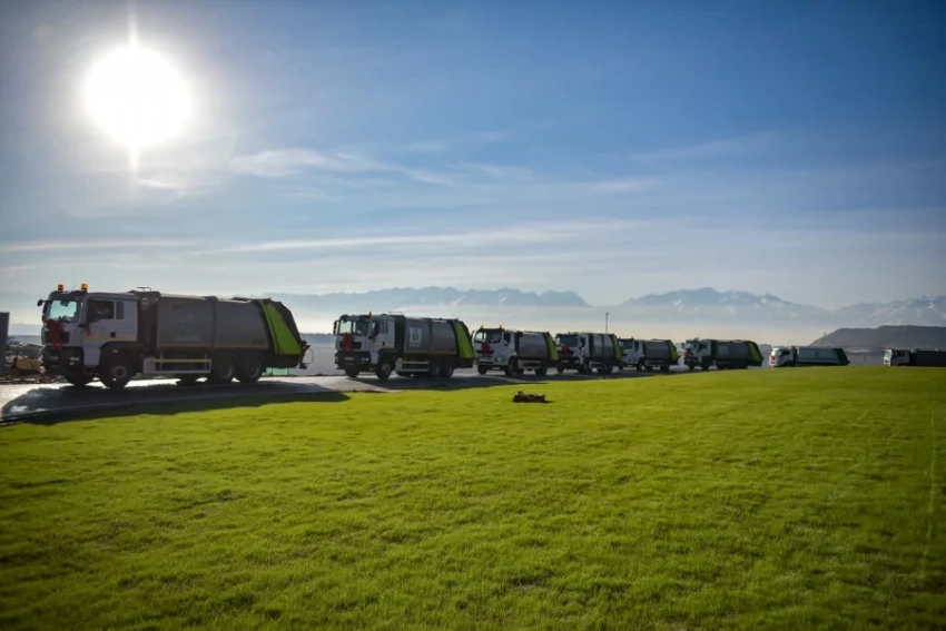 В Бишкеке в пилотном режиме началась поставка ТБО на новый мусороперерабатывающий завод