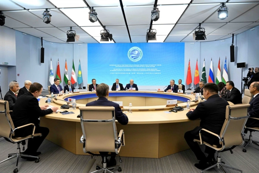 Глава кабмина принял участие в заседании глав правительств стран - членов ШОС в Москве