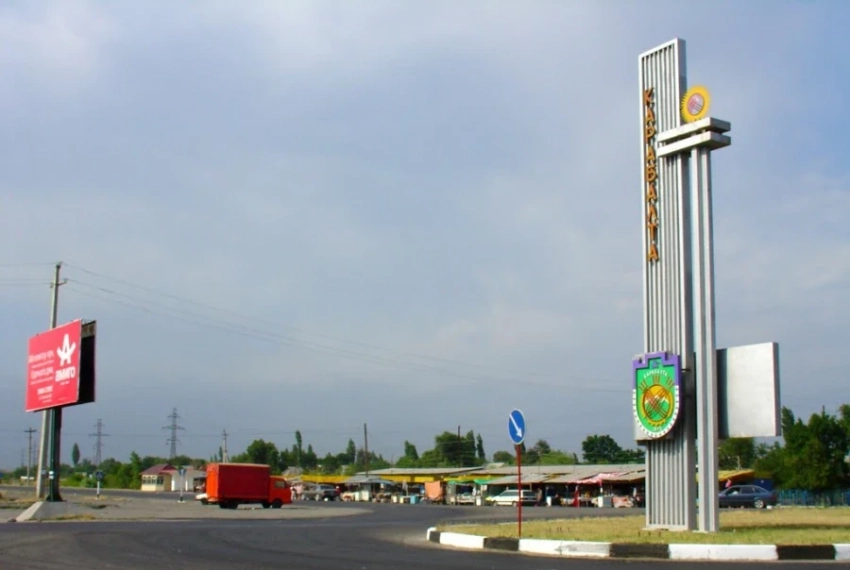 Жители Кара-Балты пожаловались на запах, идущий с нефтезавода