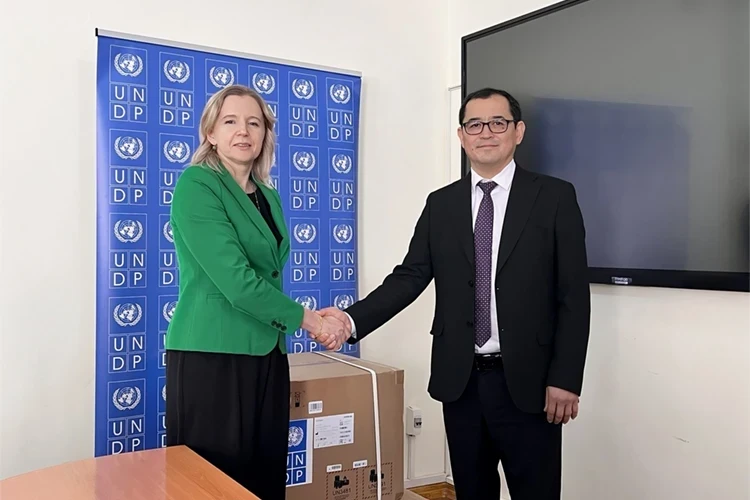 Пять новых аппаратов ИВЛ отправят в Баткен в помощь новорожденным