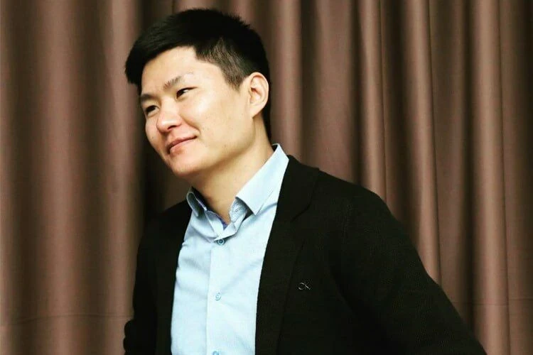 Почему подростки одиноки, а быть «идеальным» родителем — опасно