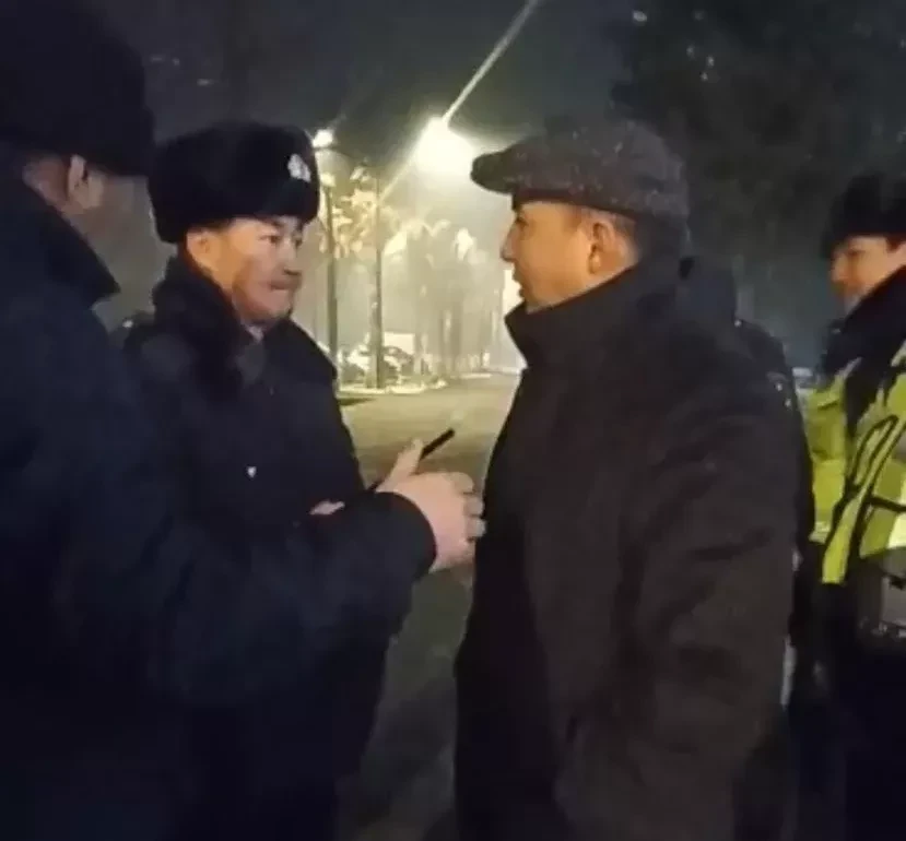 Уволены сотрудники милиции, которые стали «героями» в соцсетях. МВД Кыргызстана провело служебное расследование