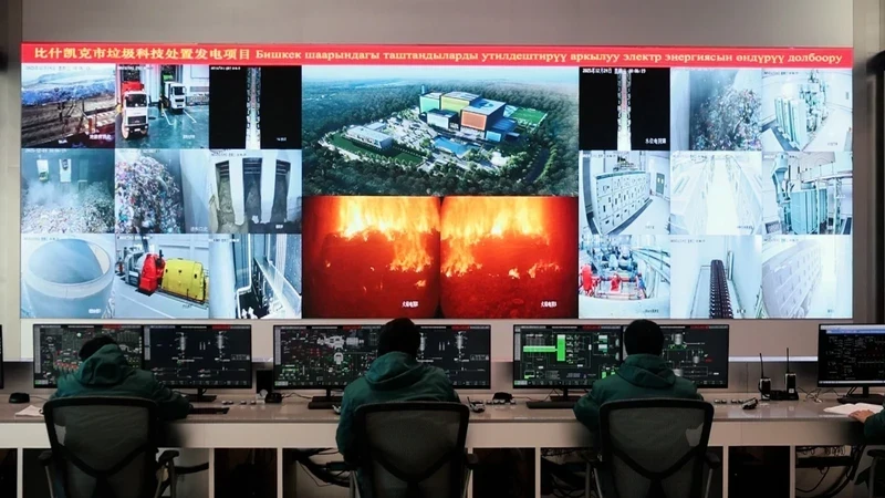 Делегатам курултая показали работу нового мусороперерабатывающего завода в Бишкеке