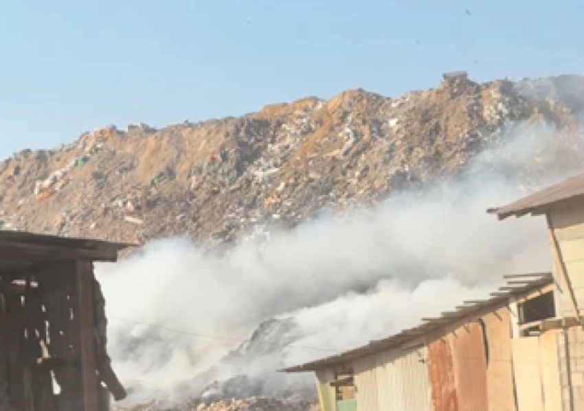 Смог в Бишкеке, возможно, связан с пожаром на свалке