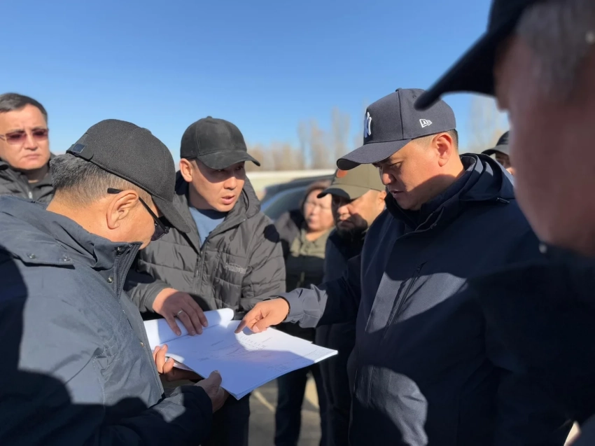 Орунтаев раскритиковал темпы реконструкции стадиона в селе Кочкор