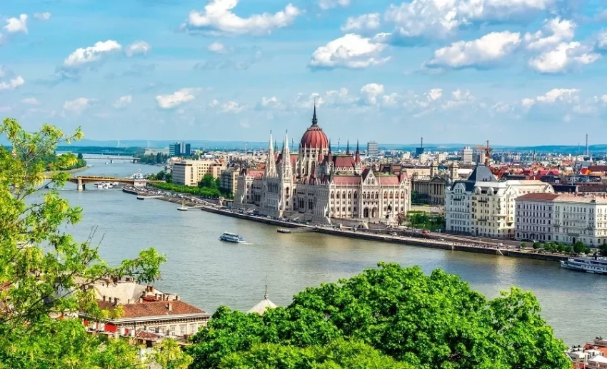 Кыргызстанцам предлагают 200 стипендий на учебу в Венгрии