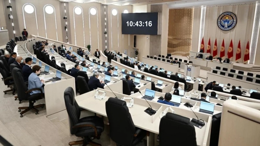 Несмотря на скандалы на выборах, в Жогорку Кенеше начали готовиться к новым депутатам