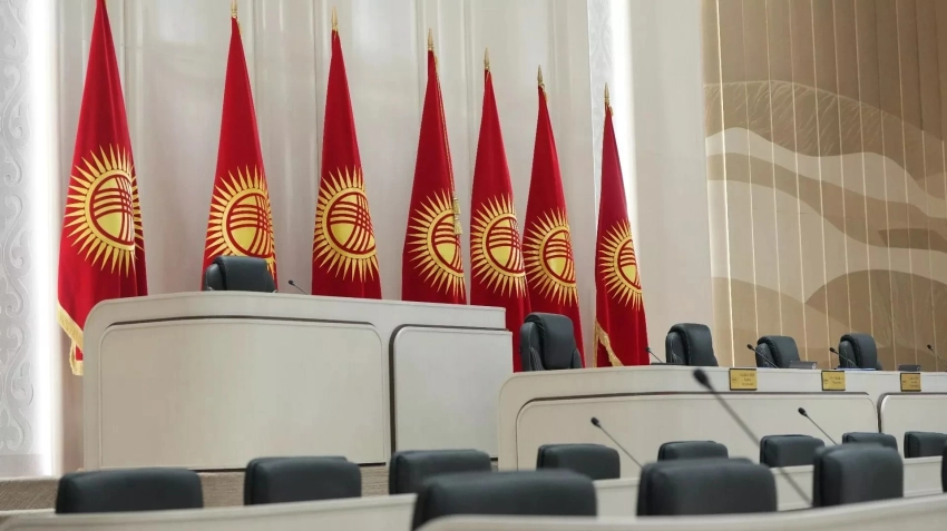 ЦИК напомнила избранным депутатам: три дня на отказ от несовместимых должностей