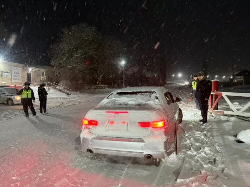 Начальник ГУОБДД провёл внезапную проверку на посту «Сосновка». Раскритиковал подчиненных, которые вместо выезда на дорогу находились в кабинетах