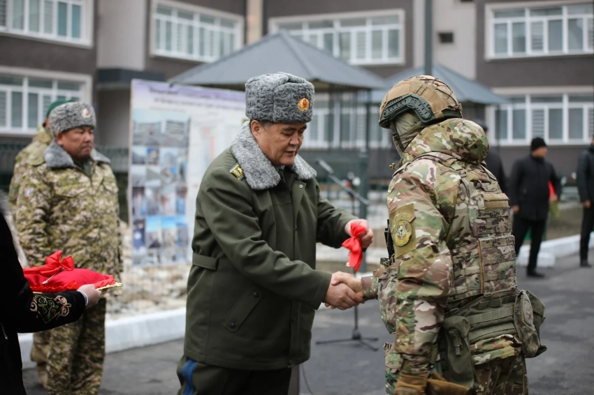 В Сулюкте военнослужащим вручили ключи от квартир