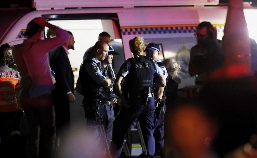 Число погибших при стрельбе на пляже в Сиднее увеличилось до 16 человек