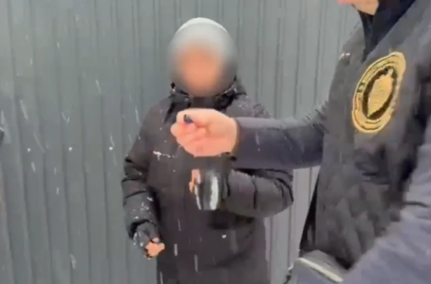 В Бишкеке задержан закладчик синтетических наркотиков