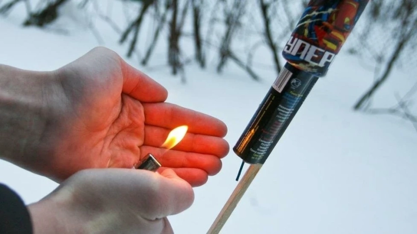 В Ташкенте школьник остался без пальцев после взрыва пиротехники