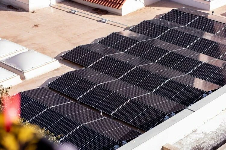 Запущен пилотный проект солнечной генерации с системой накопления энергии