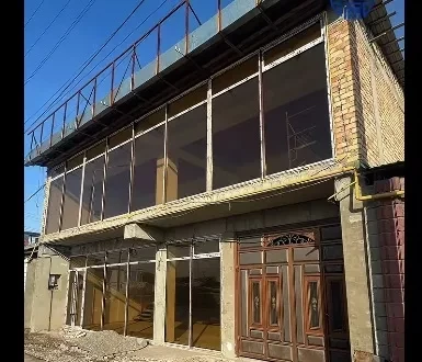 В Манасе выявили незаконно построенное офисное здание