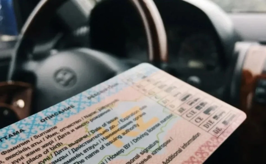 Казахстанцев массово лишают водительских удостоверений