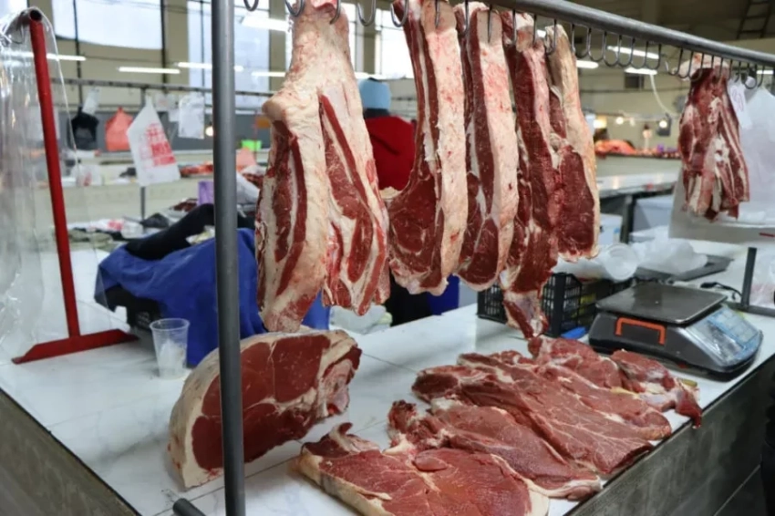 Оптовая торговая площадка по продаже мяса на Ошском рынке прекратила свою деятельность