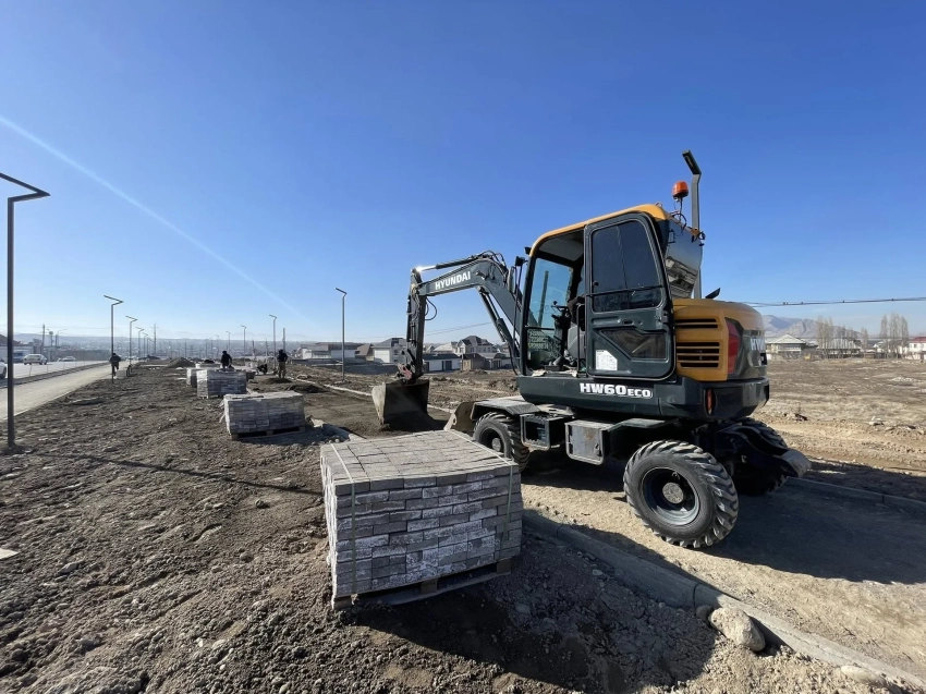 В Оше на месте незаконных торговых точек строят новую зону отдыха