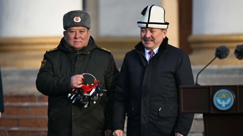 Министерству обороны переданы ключи от 81 автомобиля