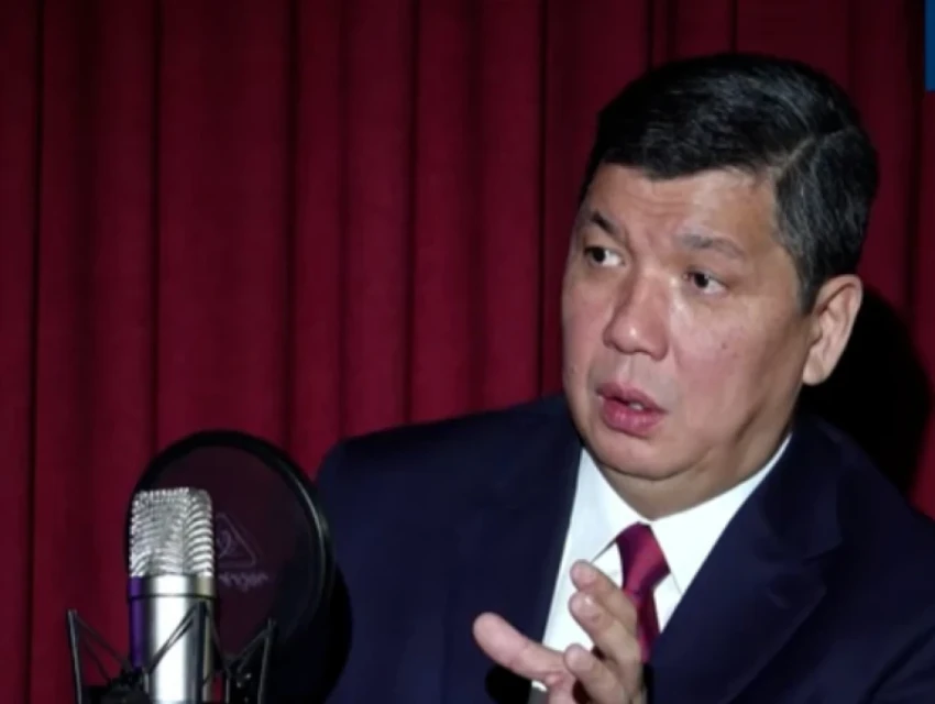 Айбек Джунушалиев: Нужно повысить стоимость парковок в центре Бишкека