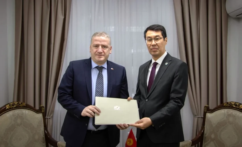 В Бишкеке обсудили возобновление прямых авиарейсов в Тбилиси и укрепление связей с Грузией