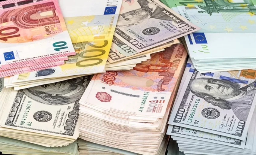 Курс валют в обменных бюро и комбанках на 26 января