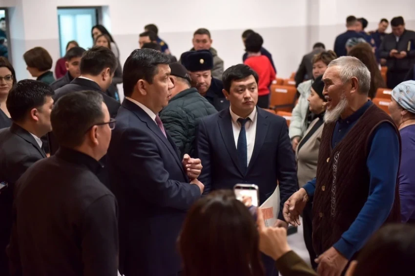 Мэр встретился с жителями новых территорий Свердловского района Бишкека