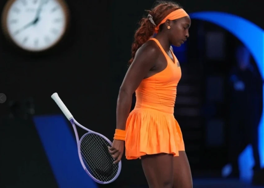 Коко Гауфф разбила ракетку после разгрома на Australian Open