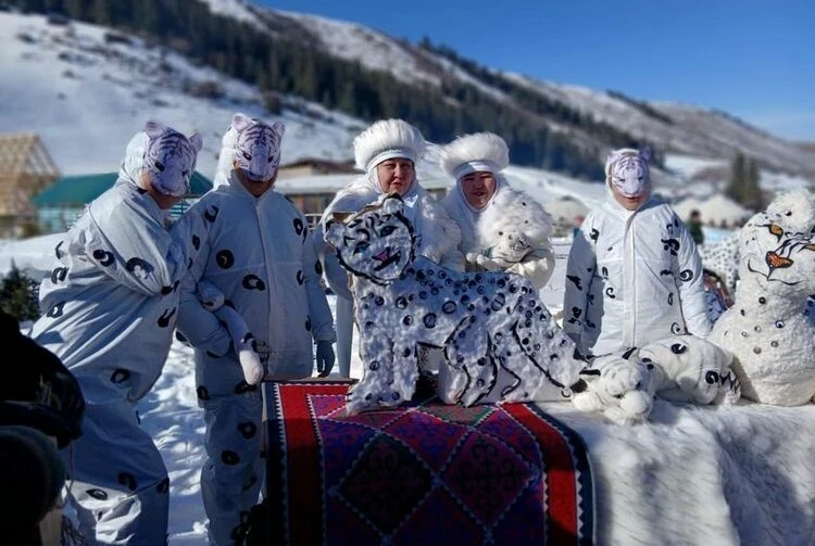 Конкурсы скульптур и национальные игры: как прошел фестиваль снежного барса