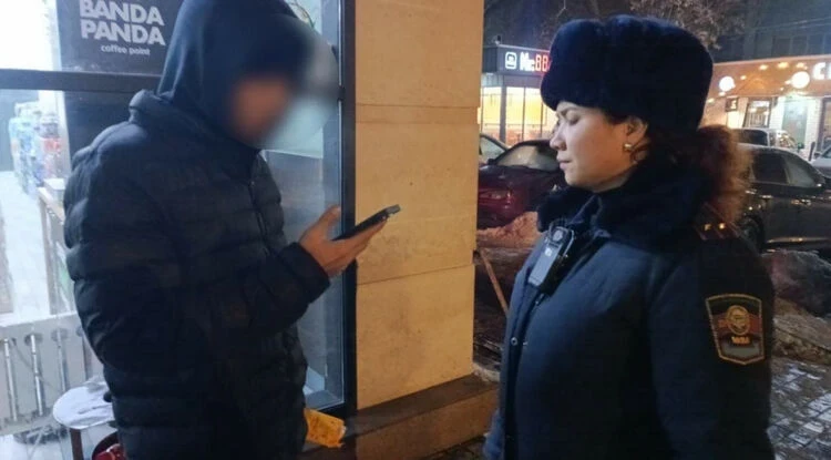 В Бишкеке выявили 18 подростков, находившихся без присмотра родителей