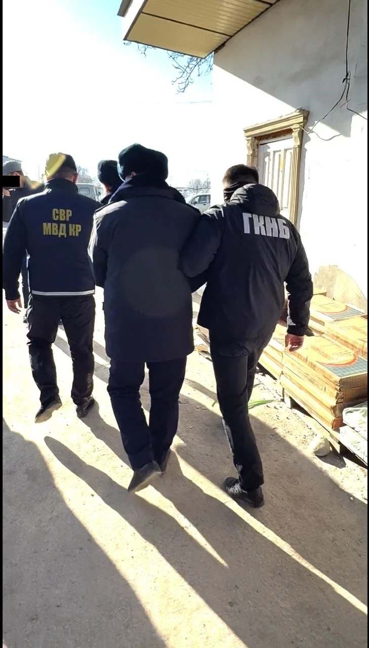 Интим для шантажа. Милиционеры для вымогательства использовали 16-летнюю девушку