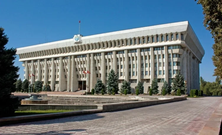 Жогорку Кенеш принял еще три законопроекта