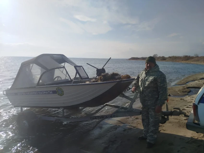 Из акватории Иссык-Куля изъято еще 500 метров синтетических сетей