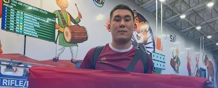 Кыргызстанец Имандос Бектенов завоевал серебряную медаль на чемпионате Азии по стрельбе