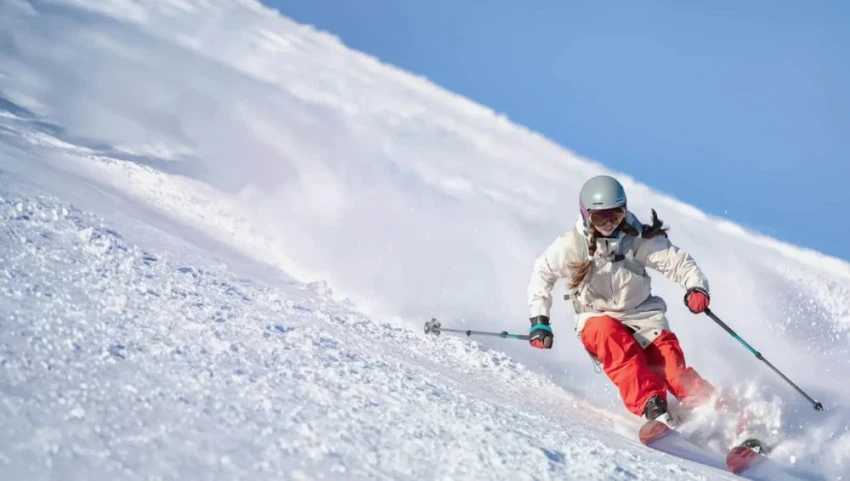 В Италии в результате схода лавин погибли 3 лыжника, которые катались вне трассы в районе проведения зимних Олимпийских игр