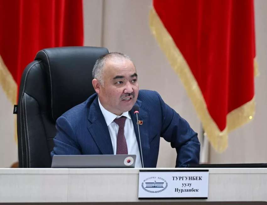 СМИ: Спикера Жогорку Кенеша могут отправить в отставку после возвращения из Турции
