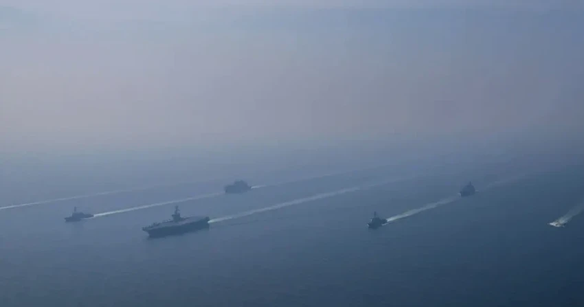 Два военных корабля США столкнулись в Карибском море